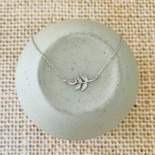 Load image into Gallery viewer, Rustle elevated leaf necklace