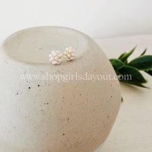 Load image into Gallery viewer, Cluster Pearl studs // post earrings