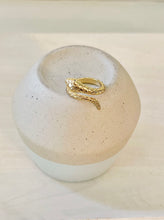 Load image into Gallery viewer, Sarpa // Snake coil ring size 6 gold