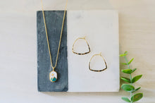 Load image into Gallery viewer, Peaks and Valleys minimalist pendant necklace