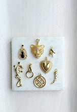 Load image into Gallery viewer, On The Prowl // leopard, cougar, jaguar head gold necklace
