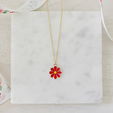 Load image into Gallery viewer, Vintage Daisy Flower pendant necklace
