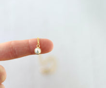 Load image into Gallery viewer, Arise pearl necklace
