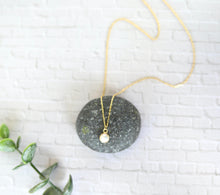 Load image into Gallery viewer, Arise pearl necklace
