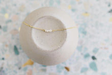 Load image into Gallery viewer, Floating pearls minimalist necklace
